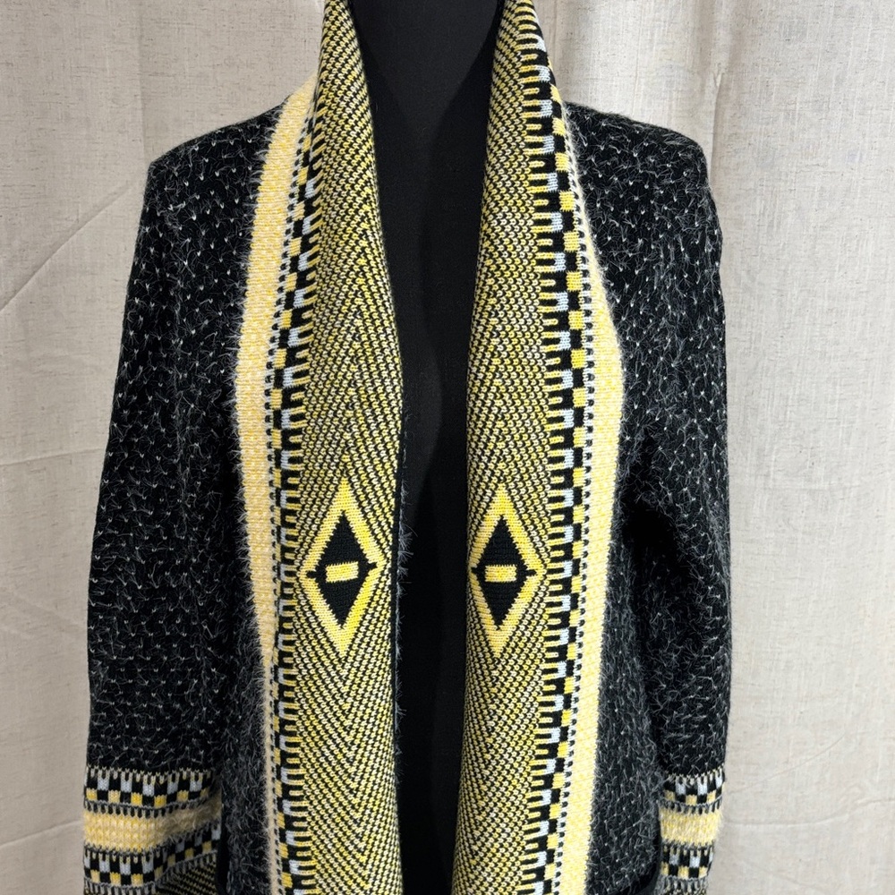 Soft and Cozy Aztec/Geometric Design Cardigan